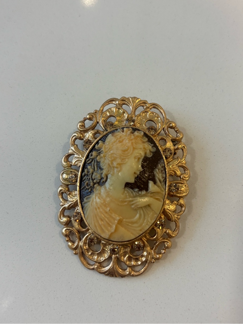 Vintage Victorian Revival Cameo Brooch – Ornate Gold Tone & Rhinestones